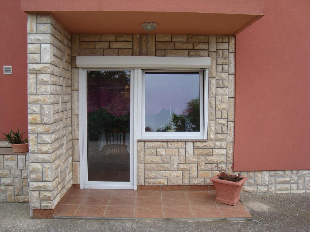 Apartment & Apartment Studio Dezeljin Senj  Esterno foto