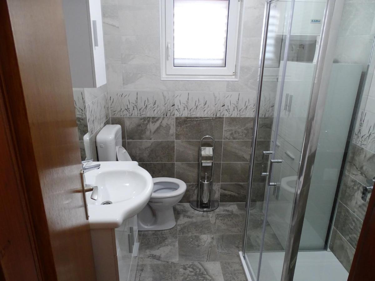 Apartment & Apartment Studio Dezeljin Senj  Esterno foto